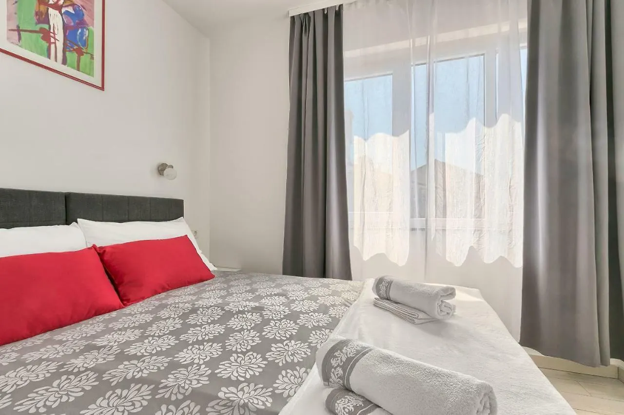 Ancora Center Apartment Pula 0*,